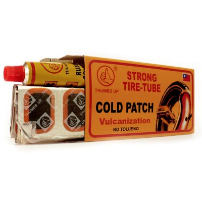 PARCHES CAJA 48 UNIDADES STRONG TIRE CON SOLUCION