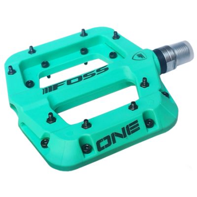 Pedales Foss termoplastico con pines de acero para uso intenso