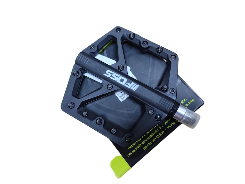 Pedales Foss termoplastico con pines de acero para uso intenso