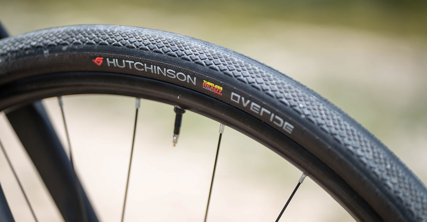 Neumatico Hutchinson Overide 700x40 tubeless tubular para bicicleta gravel